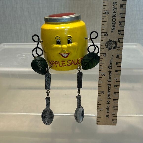 Vtg WMG Anthromorphic Shelf-Sitter Fruit Applesauce Leaves Spoons Happy Face - Picture 7 of 8